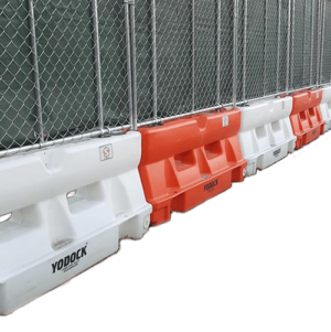 Yodock 32″H X 72″L Plastic Jersey Barrier With Chain Link Fence Topper Kit